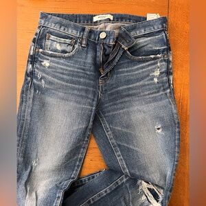 Moussy distressed jeans size 25